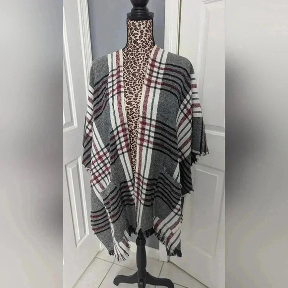 Quagga Plaid Print Poncho With Pockets One Size (EUC) - Picture 2 of 14